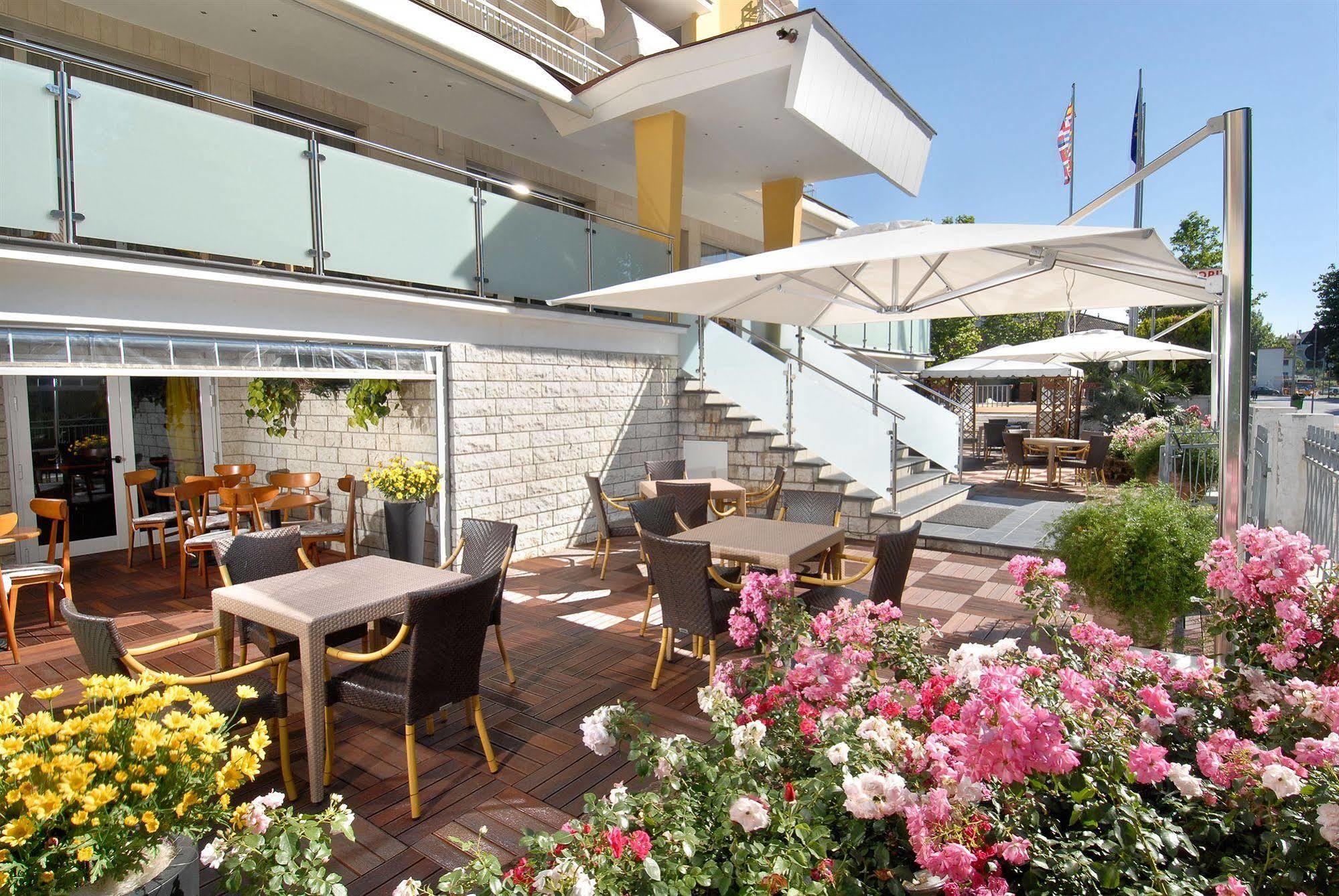 Hotel St. Moritz Bellaria-Igea Marina Dış mekan fotoğraf